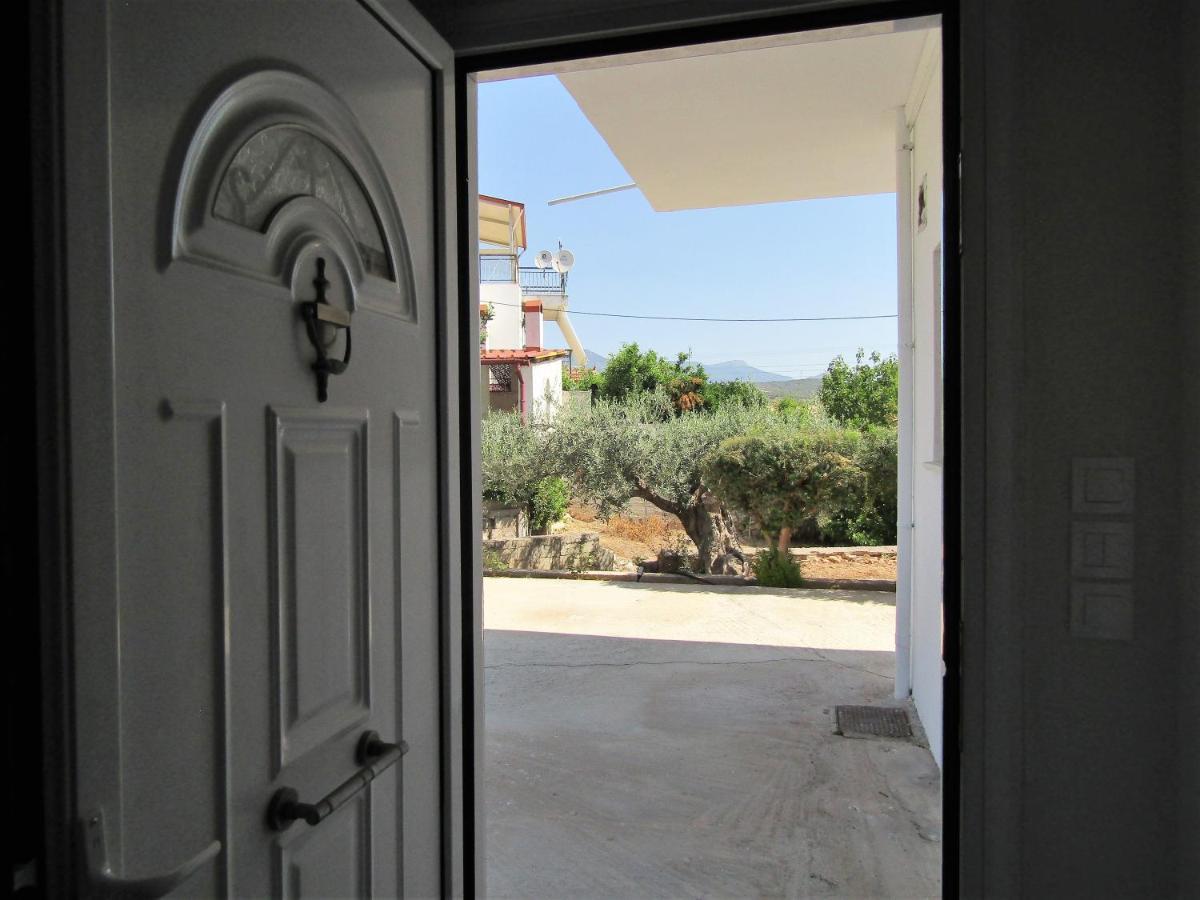 The Byzantine Wall House Isthmia Bagian luar foto